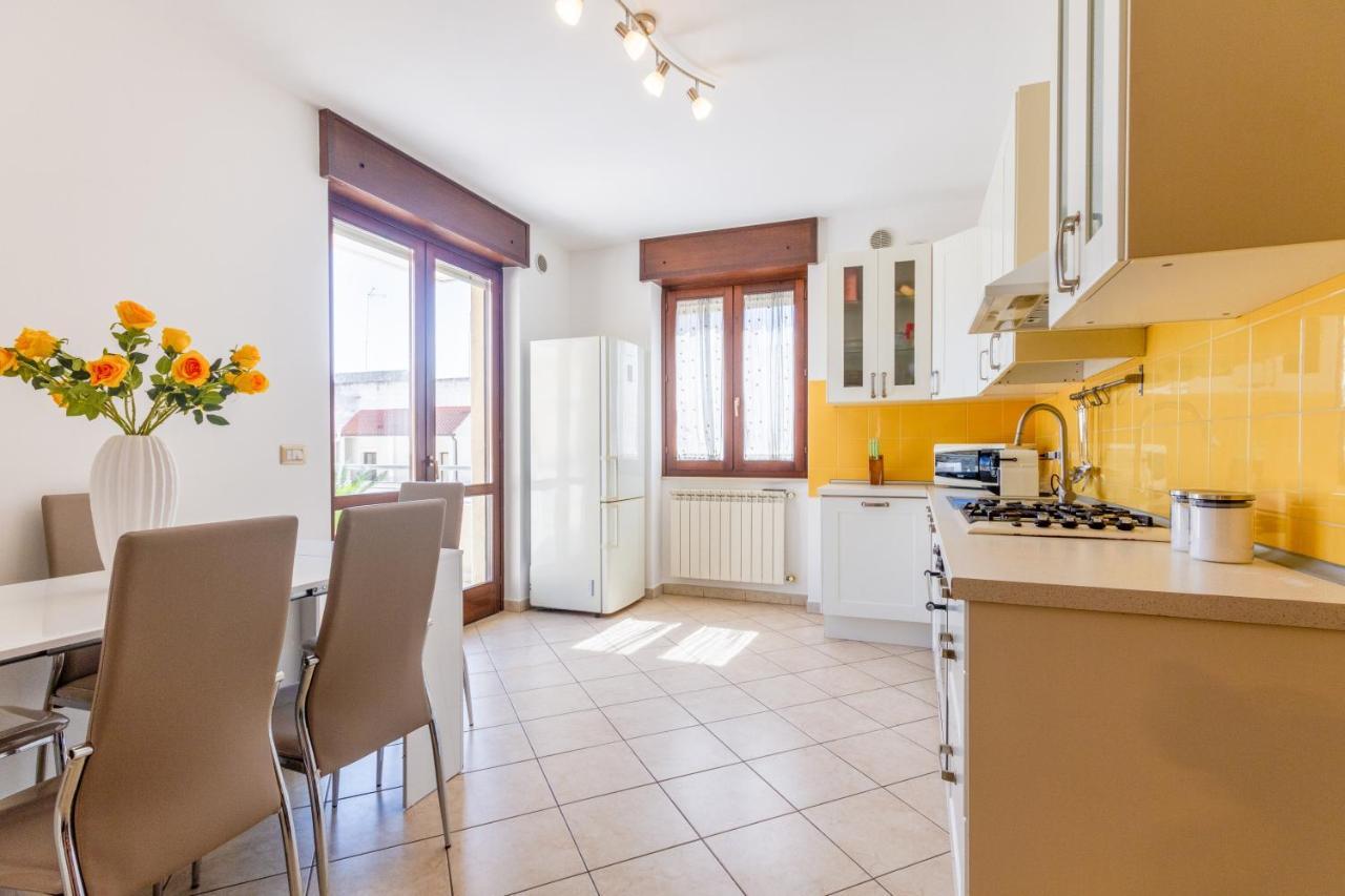 Roomy Apartment With Terrace & Parking Lecce Exterior photo